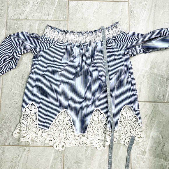 Gibson Latimer Blue Striped Off the Shoulder Top Lace Accent Size Medium - Picture 6 of 9